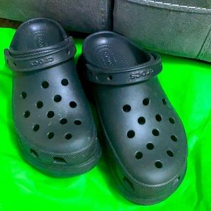 Women’s Crocs l Black l Size W9 Like New